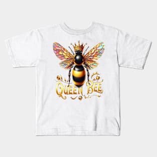 Majestic Queen Bee Illustration Featuring a Crown and Intricate Wings Kids T-Shirt